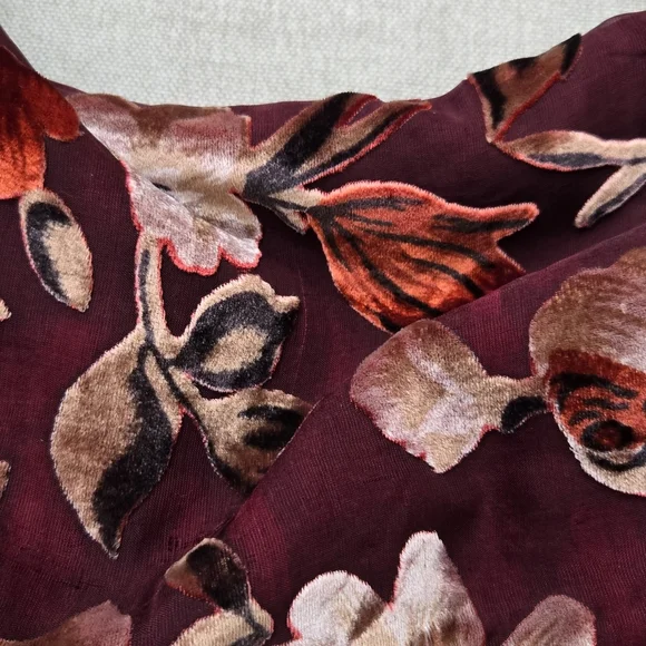 Floral Velvet Shoulder Bag - Picture 3 of 14